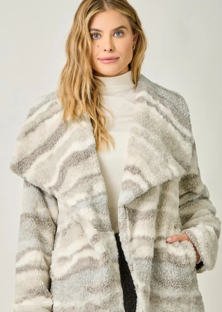 Mystree Big Lapel Collar Fur Jacket