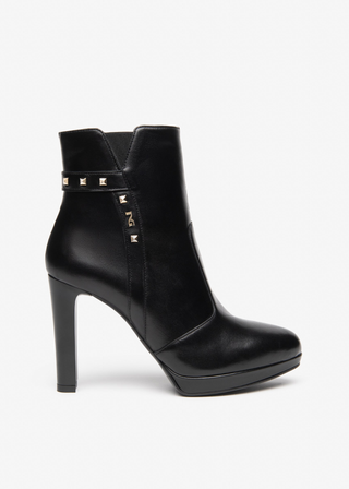 NeroGiardini High Stud Boots