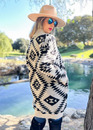 Amoli Aztec Printed Lightweight Cardigan with Pockets