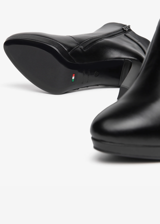 NeroGiardini High Stud Boots