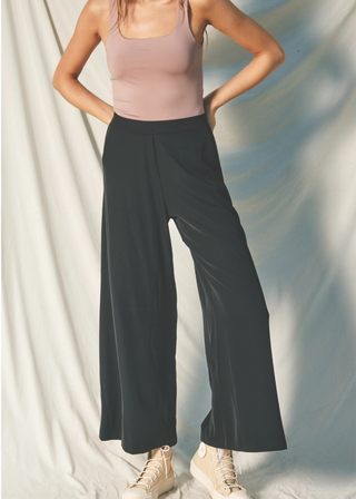 Dress Forum Extra Wide Leg Pull-On Pants