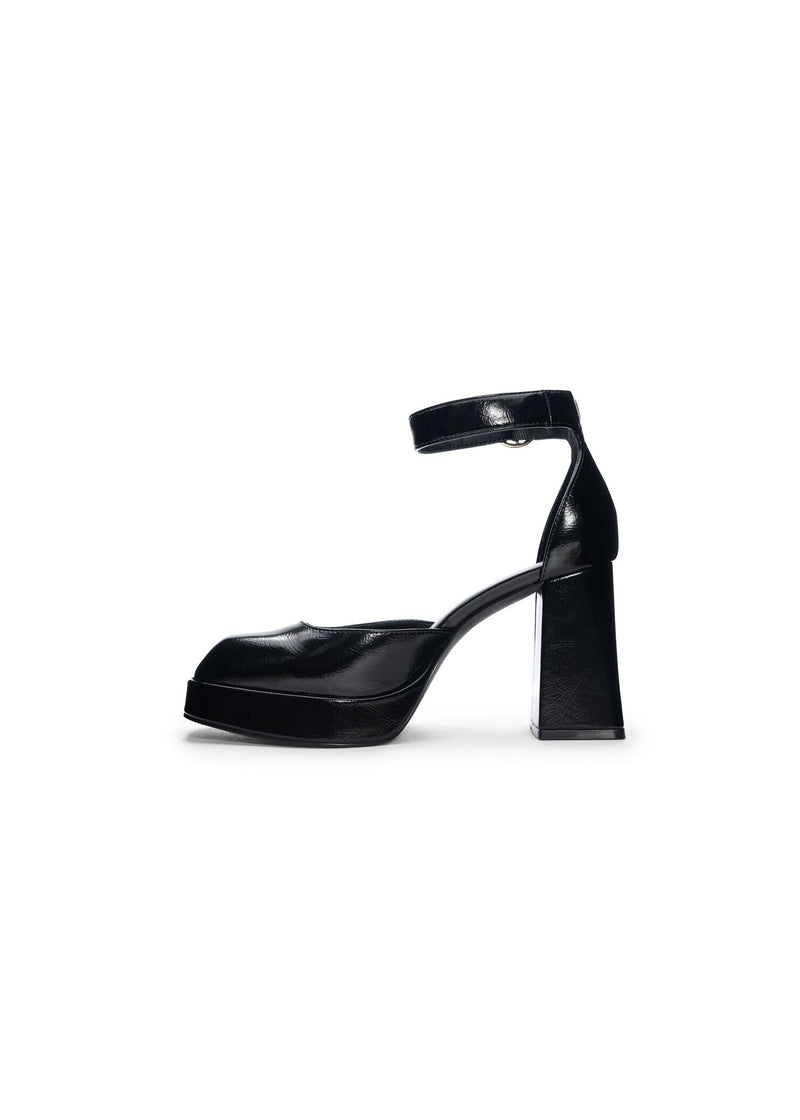 Chinese Laundry Oaklen Ankle Strap Platform Pump