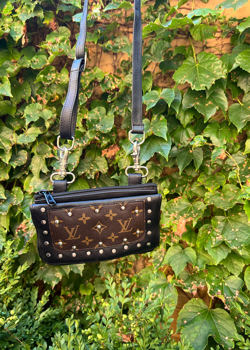 M.V. Fanny Pack Crossbody